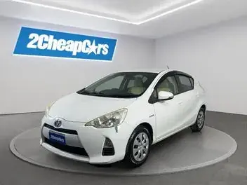 Toyota Aqua 2013 photo 2