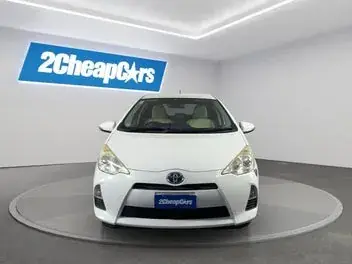 Toyota Aqua 2013 photo 3