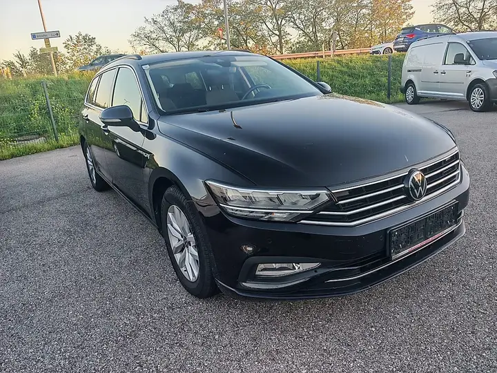 Volkswagen Passat 2023 photo 2