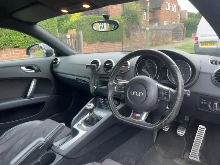 Audi Tt 2010 photo 5
