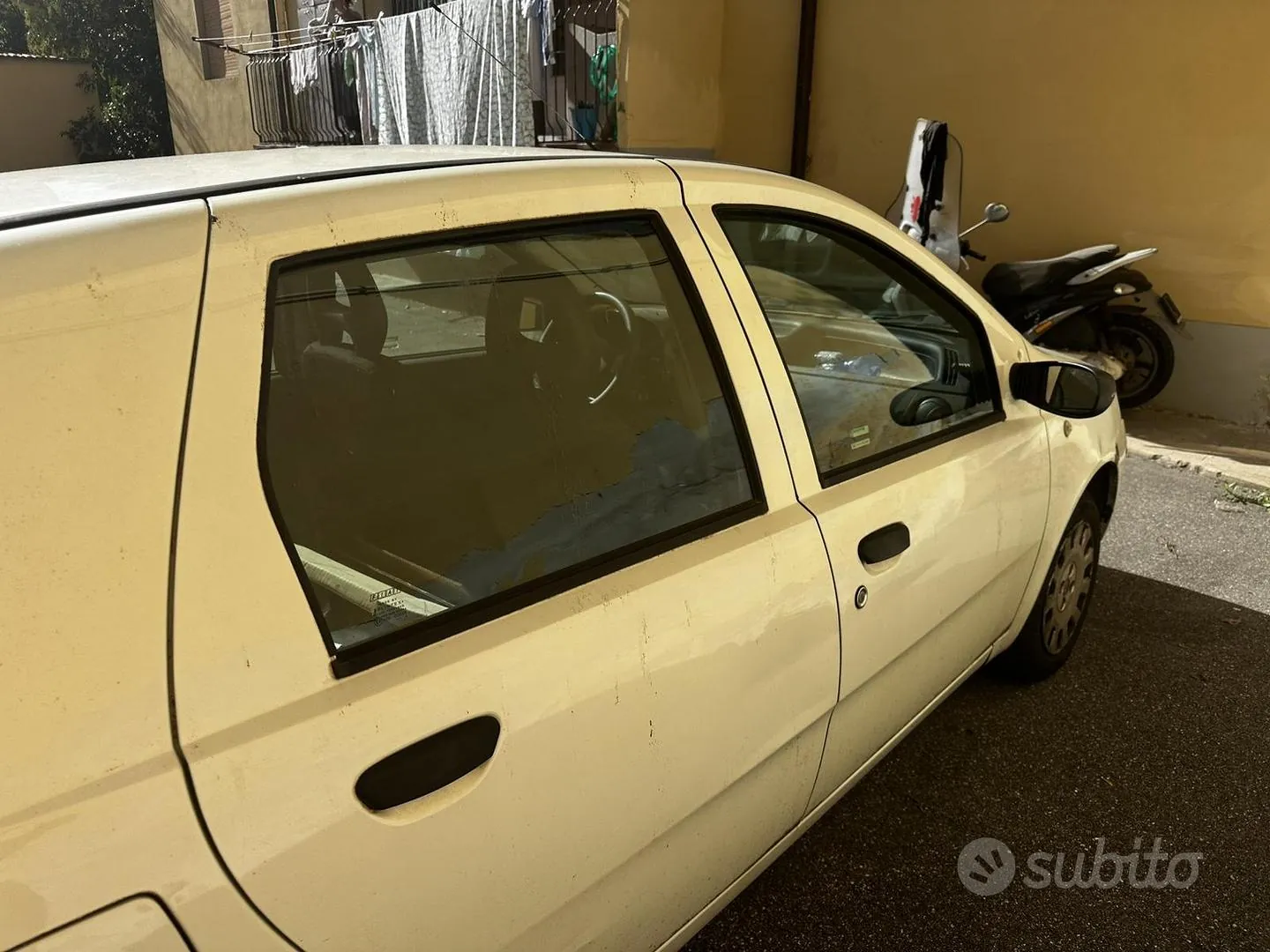 Fiat Punto 2009 photo 2