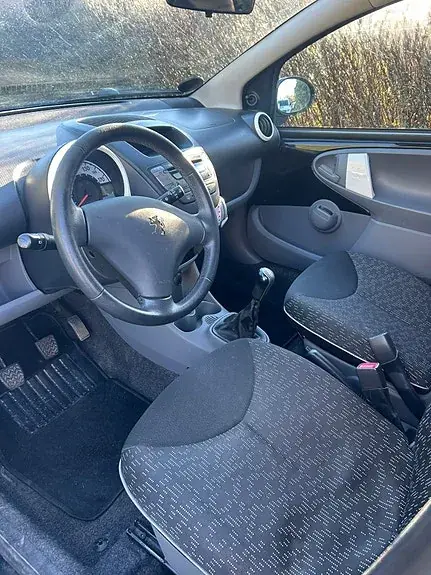 Peugeot 107 2011 photo 5