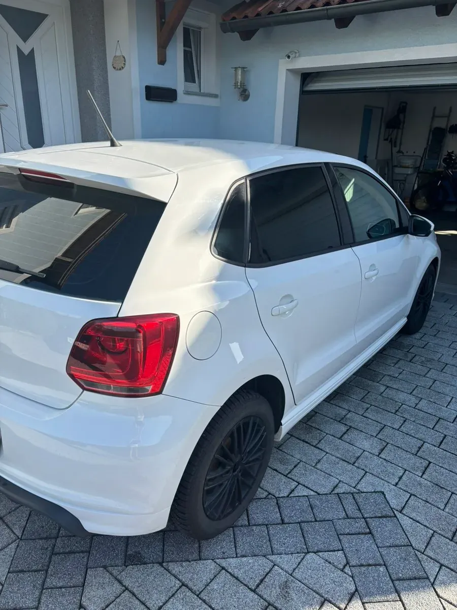 Volkswagen Polo 2012 photo 3
