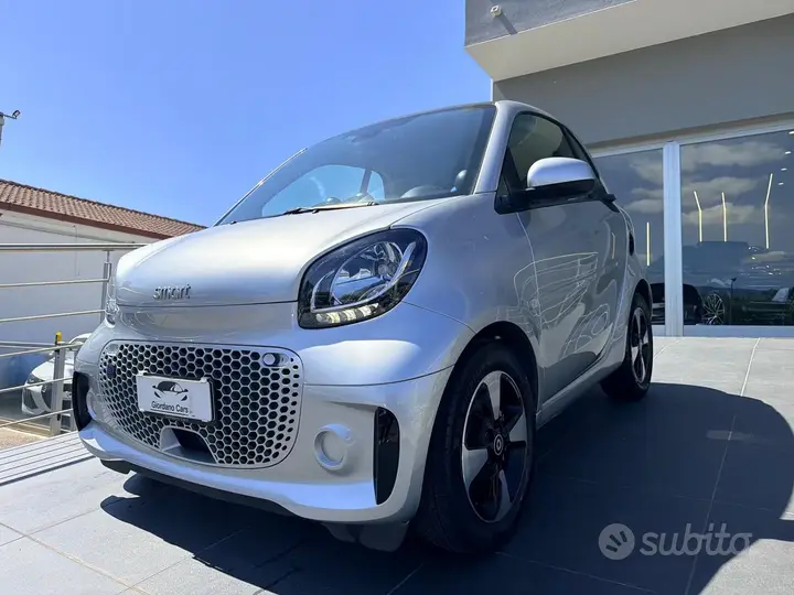 Smart Fortwo 2021 photo 2