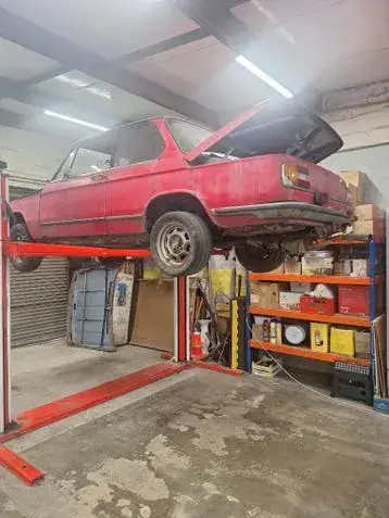 BMW 1502