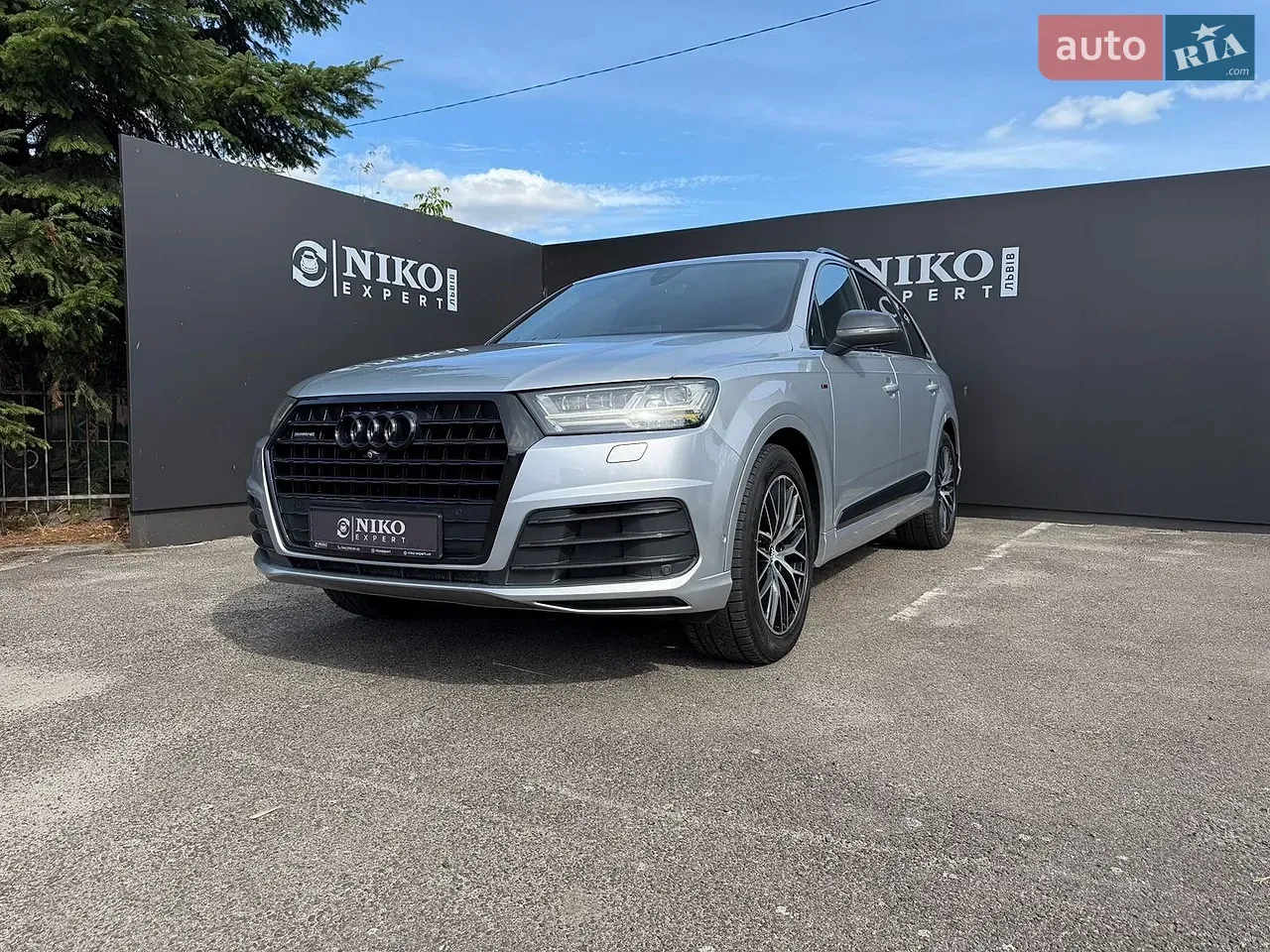Audi Q7 2017 photo 2