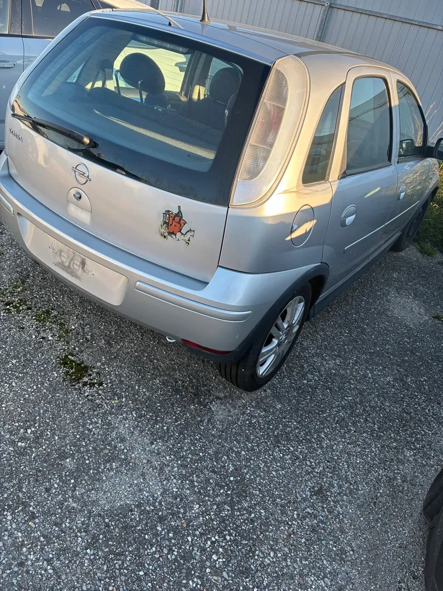 Opel Corsa 2005 photo 2