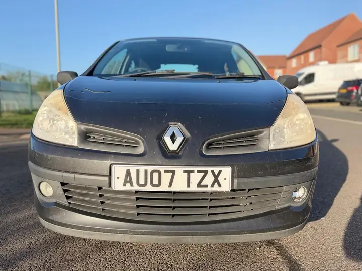 Renault Clio 2007 photo 2