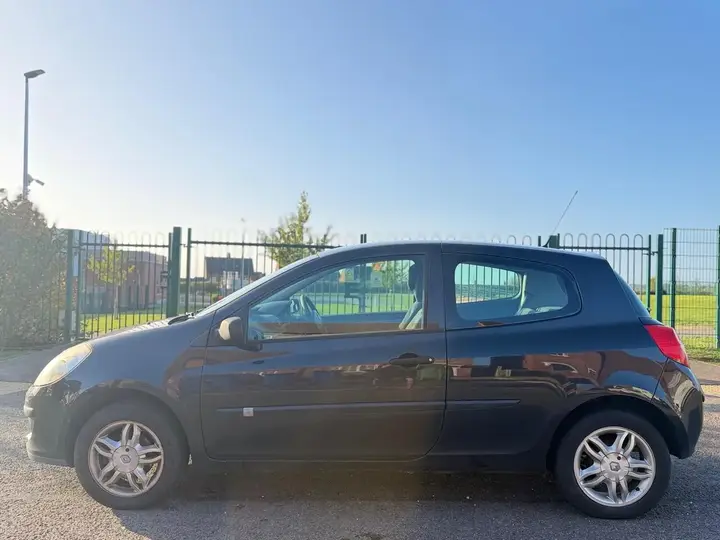 Renault Clio 2007 photo 4