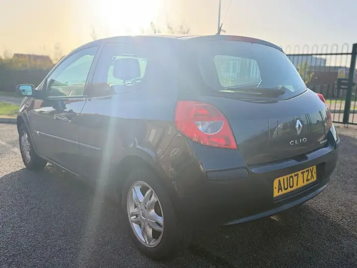 Renault Clio 2007 photo 5