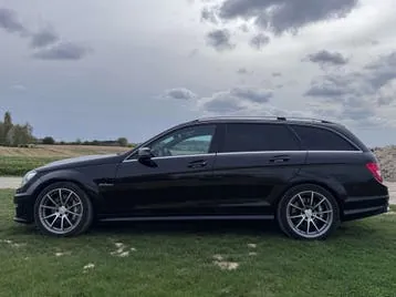 Mercedes-Benz C-Class 2011 photo 2