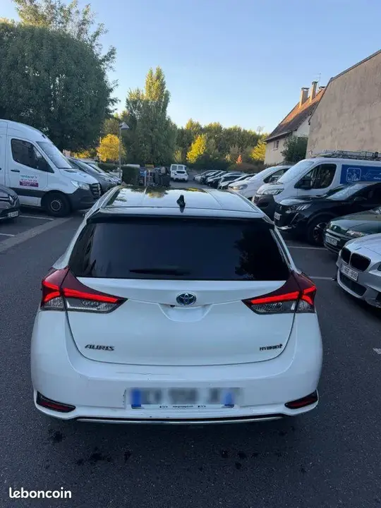 Toyota Auris 2018 photo 3
