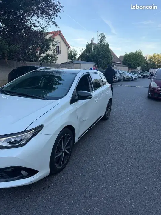 Toyota Auris 2018 photo 4