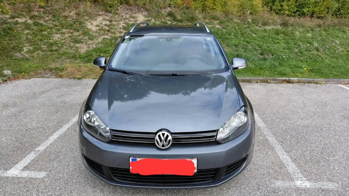 Volkswagen Golf 2011 photo 2