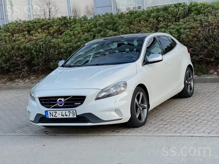 Volvo V40