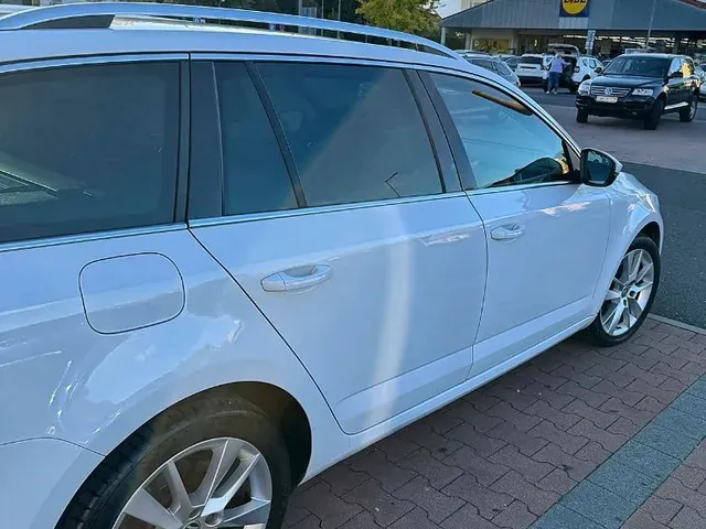 Skoda Octavia Combi 2020 photo 4