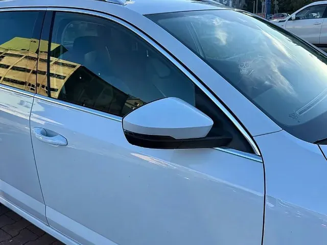 Skoda Octavia Combi 2020 photo 3