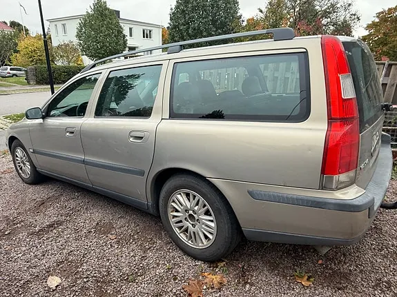 Volvo V70 2004 photo 2