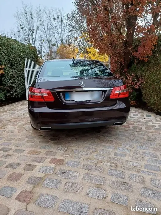 Mercedes-Benz E-Class 2011 photo 2
