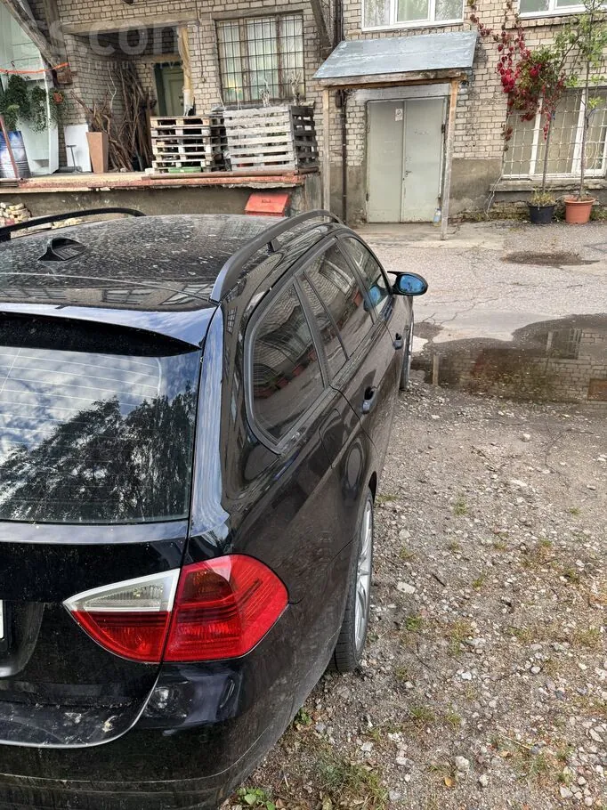 BMW 318 2008 photo 5