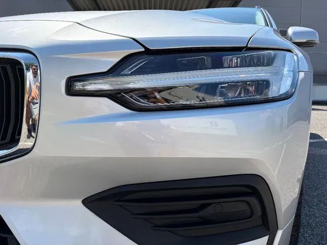 Volvo V60 2021 photo 3