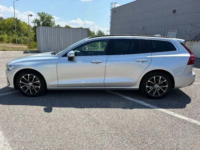 Volvo V60 2021 photo 4