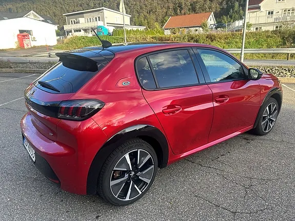 Peugeot 208 2021 photo 5