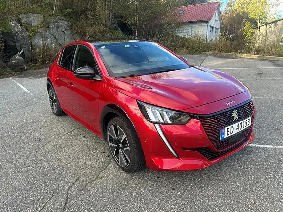 Peugeot 208 2021 photo 3