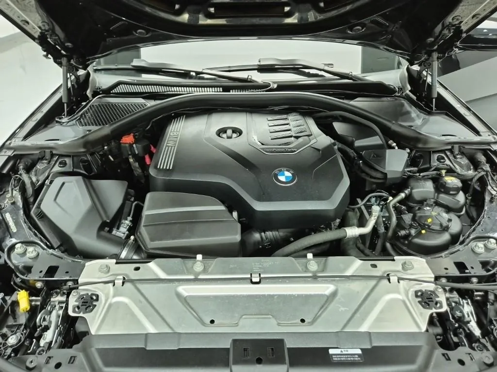 BMW 3 Series 2022 photo 5