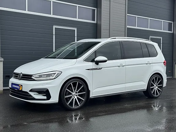 Volkswagen Touran 2017 photo 2