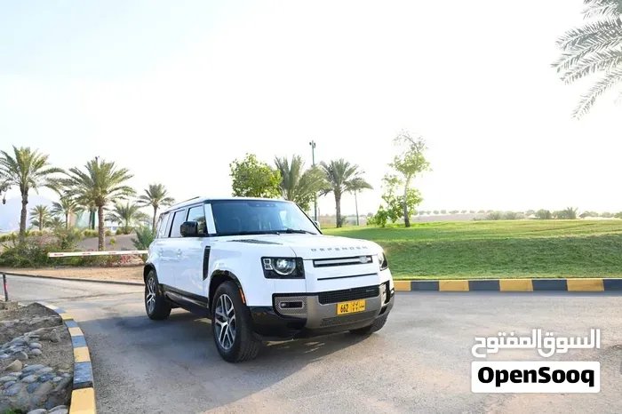 Land Rover Defender 2023 photo 2