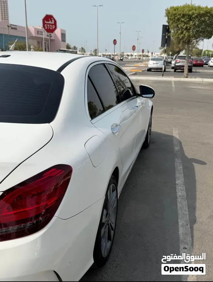 Mercedes-Benz C300 2019 photo 4