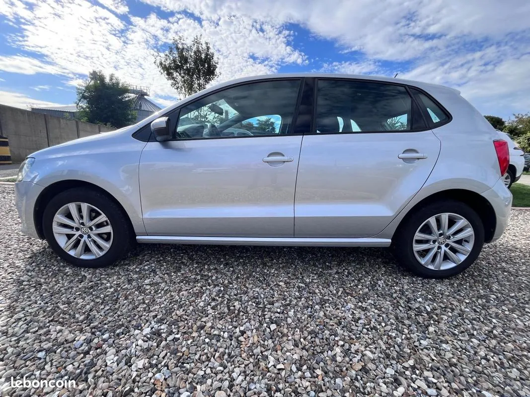 Volkswagen Polo 2014 photo 2