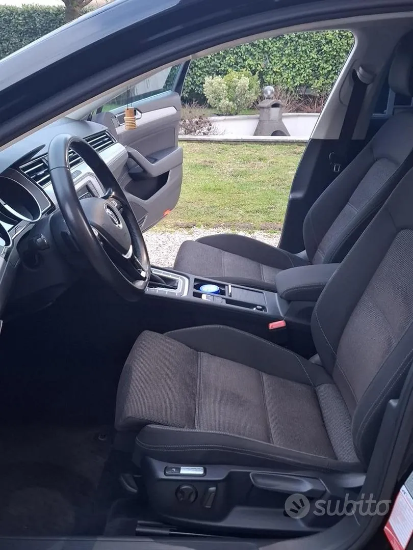 Volkswagen Passat 2023 photo 4
