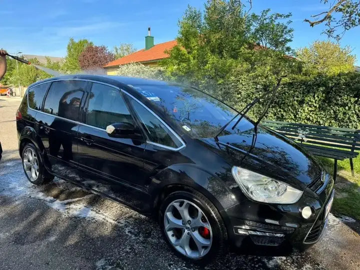 Ford S-Max 2012 photo 2