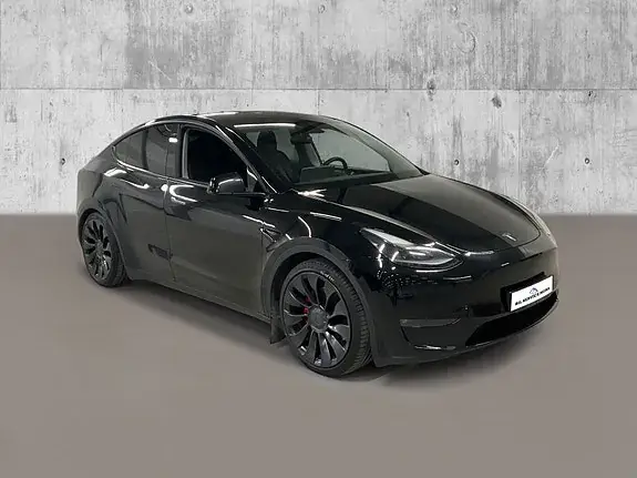 Tesla Model Y 2023 photo 4