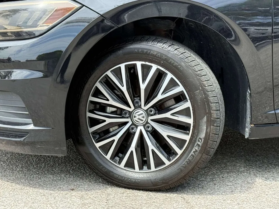 Volkswagen Jetta 2021 photo 3