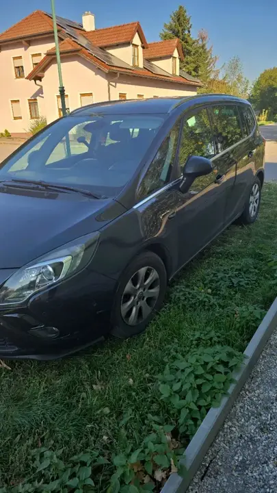 Opel Zafira 2012 photo 2