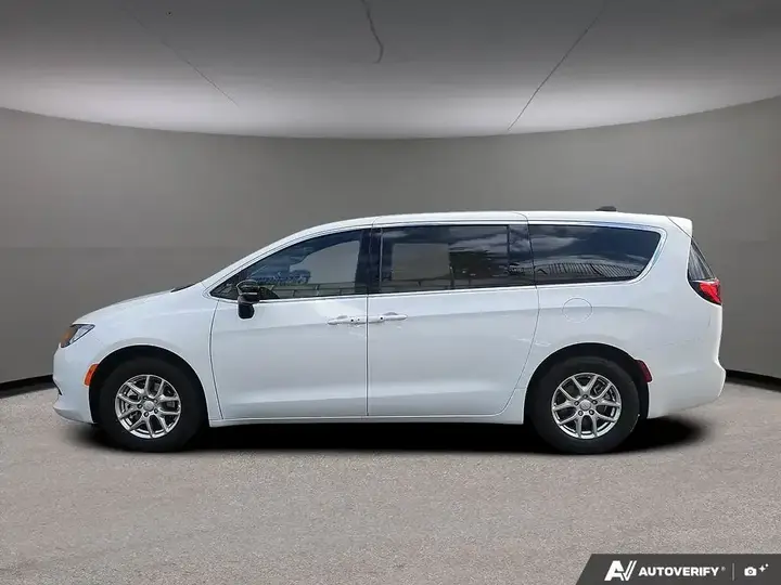 Chrysler Grand Caravan 2027 photo 3