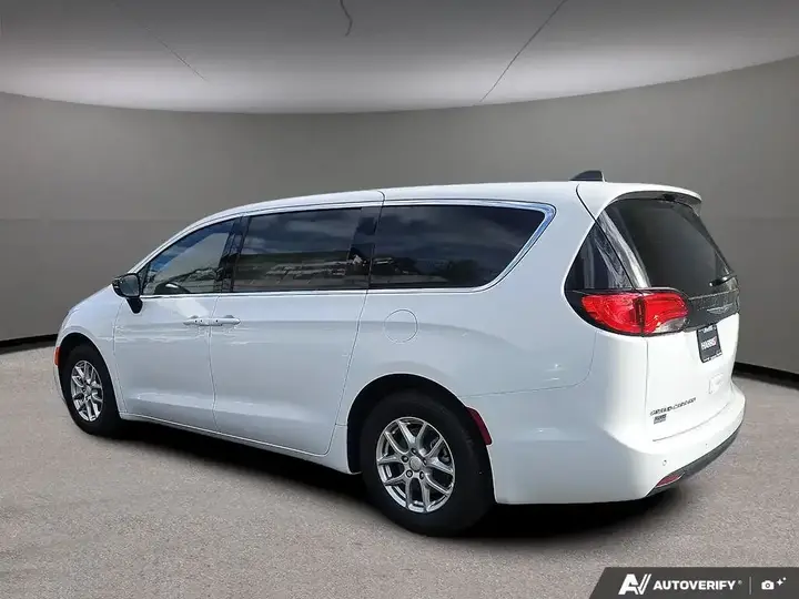 Chrysler Grand Caravan 2027 photo 4