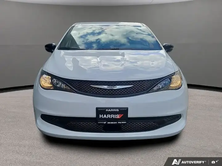Chrysler Grand Caravan 2027 photo 2
