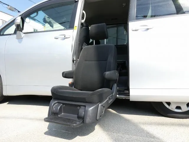 Toyota Voxsie Xl Edition 2008 photo 3