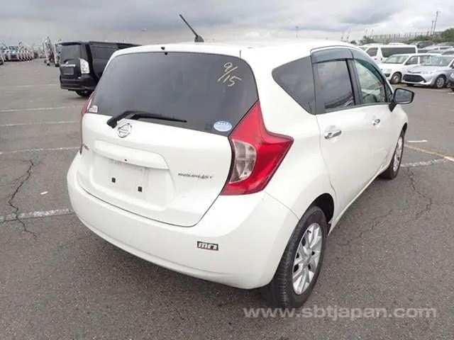 Nissan Note 2015 photo 4
