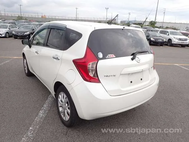 Nissan Note 2015 photo 3
