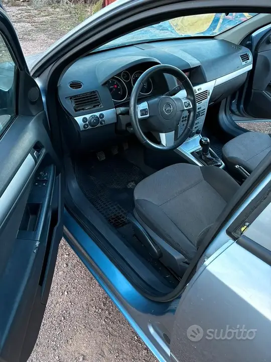 Opel Astra 2009 photo 3