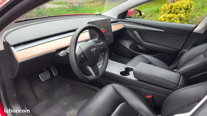 Tesla Model 3 2022 photo 3