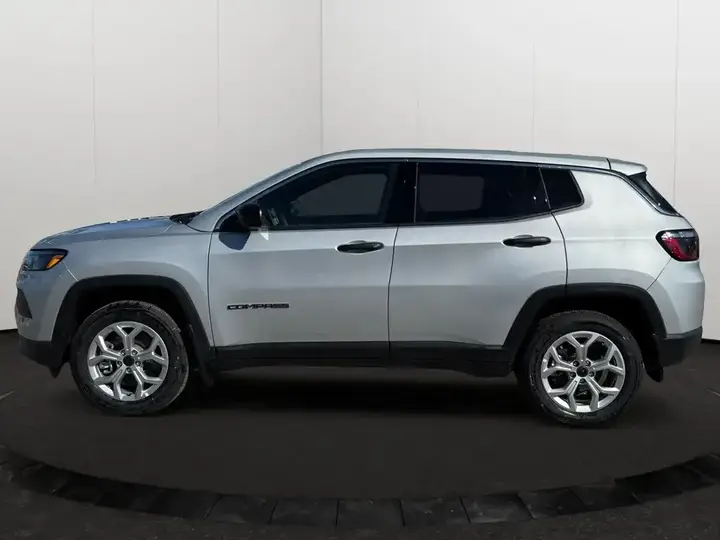 Jeep Compass 2026 photo 2