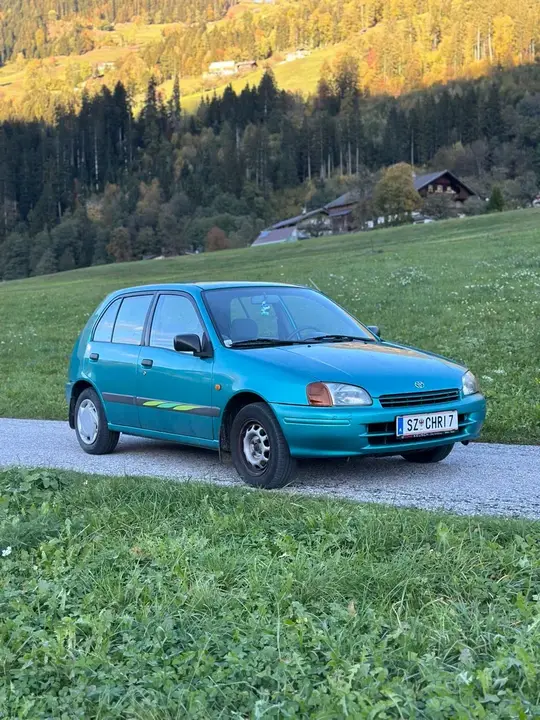 Toyota Starlet 1996 photo 2