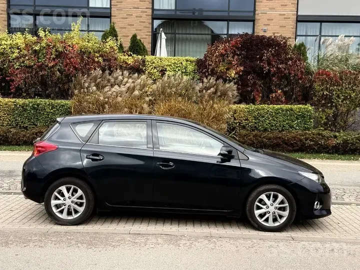 Toyota Auris 2015 photo 4