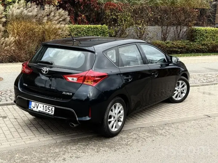 Toyota Auris 2015 photo 5